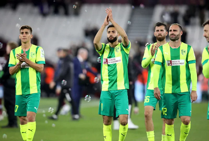 Larnaca quyết tâm vào vòng trong
