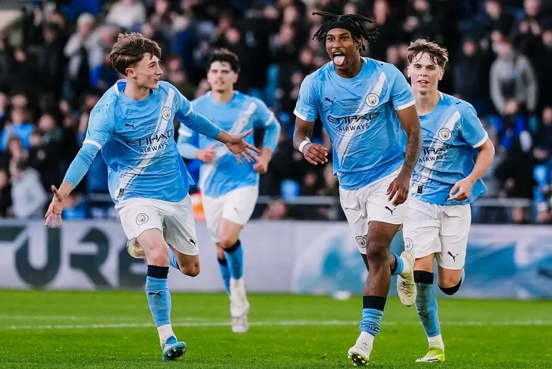 Khoảng cách của Man City vs Aston Villa chênh lệch lớn